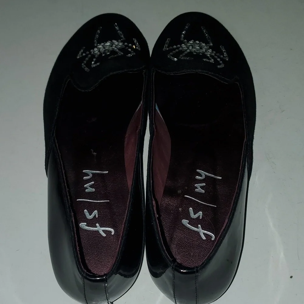 New Fsny women's 6.5 black flats with rhinestone spider design